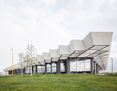 В России к концу года могут закрыться 1020 процентов автосалонов